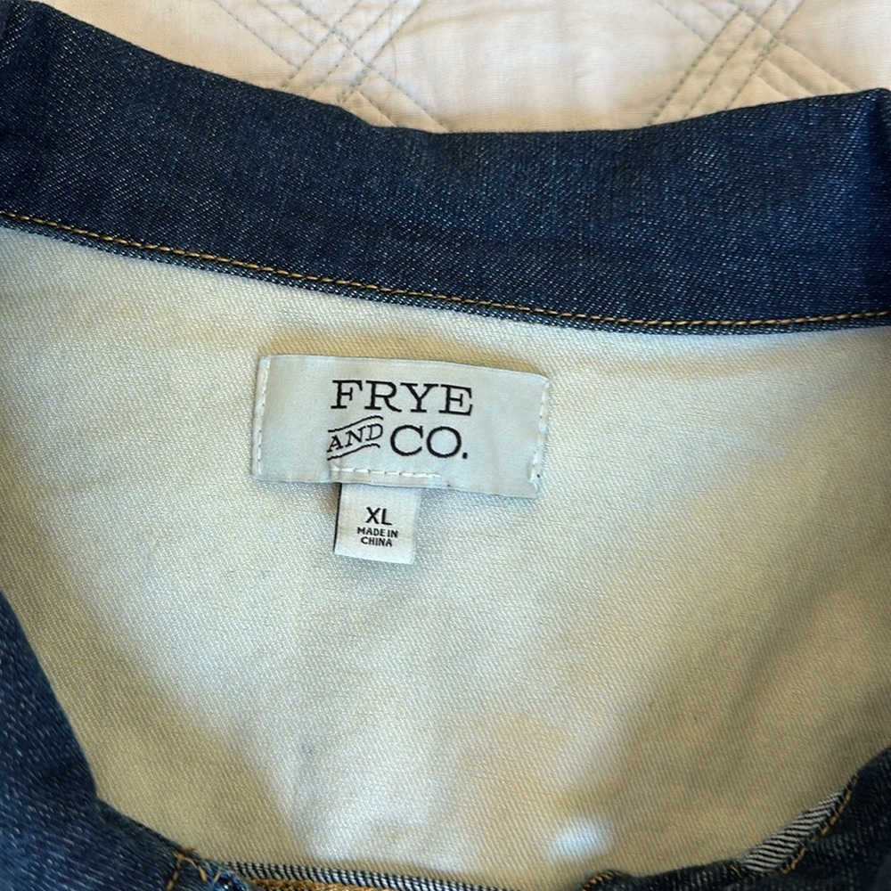 Frye and Co oversized denim jacket, back shoulder print, XL - Picture 3 of 9